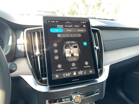 New 2026 Volvo XC90 B5 Plus image 23