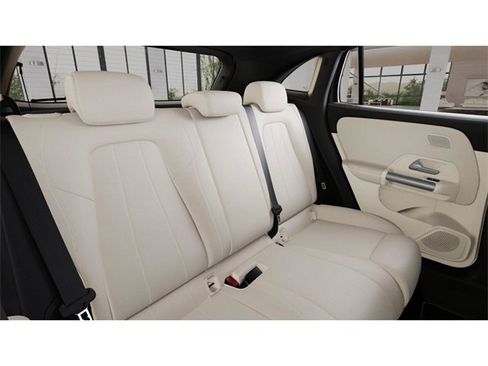 New 2026 Mercedes-Benz GLA 250 4MATIC image 5