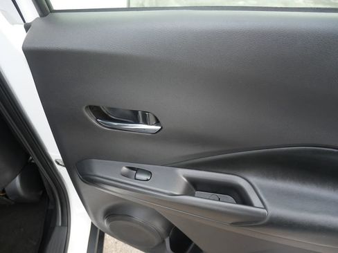 Used 2020 Nissan Kicks SR w/ SR Premium Package image 27