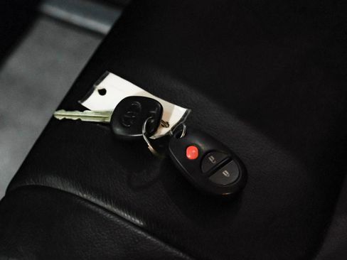 Used 2017 Toyota Tundra Limited image 53