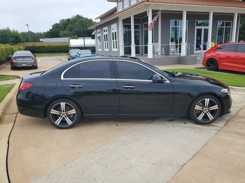 Used 2025 Mercedes-Benz C 300 4MATIC Sedan image 9