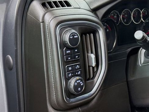 Used 2022 Chevrolet Silverado 1500 RST image 10