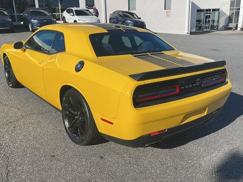 Used 2018 Dodge Challenger SXT w/ Blacktop Package image 3