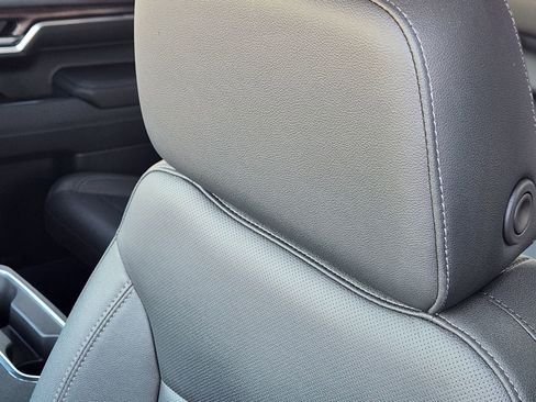 Used 2022 Chevrolet Silverado 1500 LTZ w/ Z71 Off-Road Package image 17