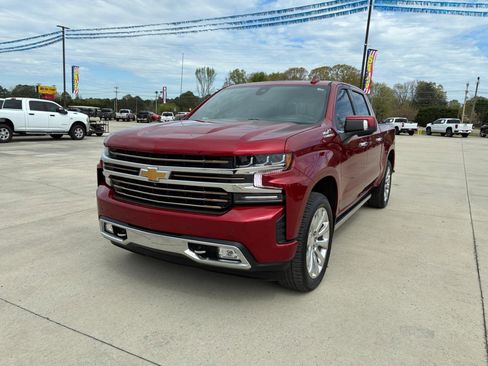 Used 2022 Chevrolet Silverado 1500 High Country w/ Technology Package AWD/4WD image 2