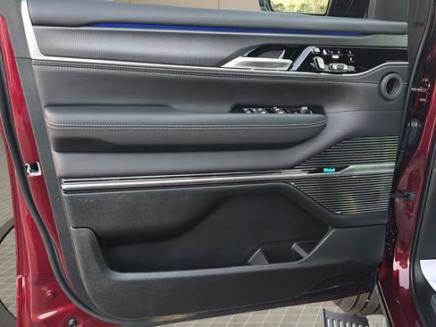 New 2026 Jeep Grand Wagoneer Summit image 16