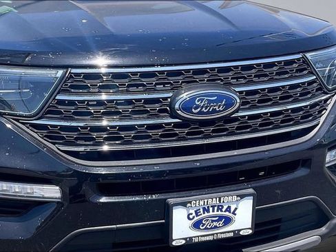 Used 2023 Ford Explorer XLT w/ Equipment Group 202A RWD image 28