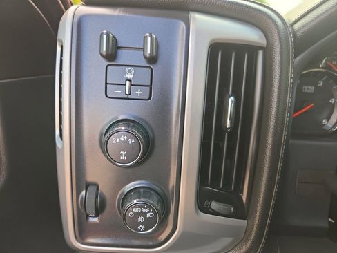 Used 2018 GMC Sierra 2500 SLT w/ Duramax Plus Package AWD/4WD image 21