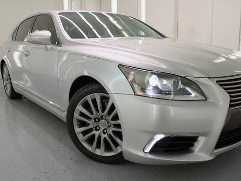 Used 2016 Lexus LS 460 image 14