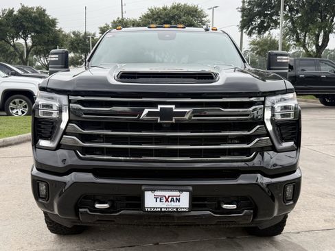 Used 2024 Chevrolet Silverado 2500 High Country w/ High Country Premium Package AWD/4WD image 10