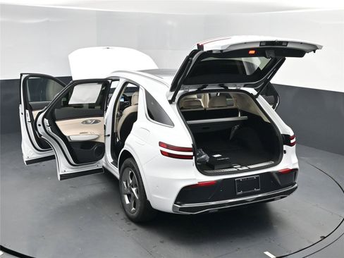 New 2026 Genesis GV70 2.5T Advanced image 27