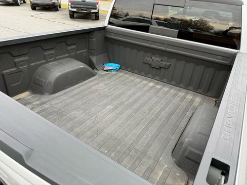 Used 2019 Chevrolet Silverado 1500 LTZ image 6