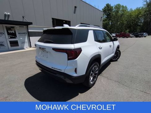 Used 2025 GMC Terrain Elevation w/ Elevation Premium Package AWD/4WD image 4