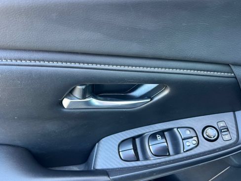 Used 2022 Nissan Sentra SV FWD image 12