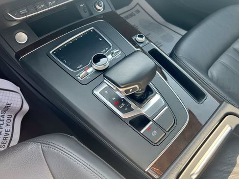 Used 2018 Audi Q5 2.0T Premium Plus w/ Premium Plus Package AWD/4WD image 24
