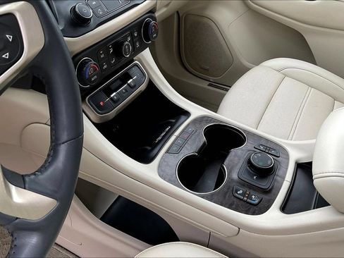 Used 2022 GMC Acadia Denali AWD/4WD image 20