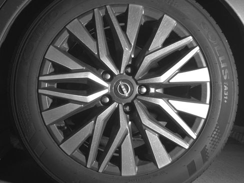 Used 2025 Nissan Altima 2.5 SV image 14