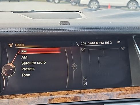 Used 2015 BMW 750i image 15