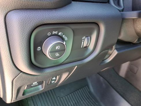 Used 2022 RAM 1500 Big Horn AWD/4WD image 21