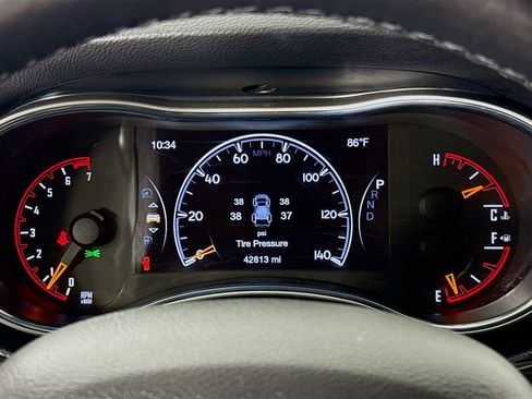 Used 2022 Jeep Grand Cherokee Limited w/ Technology Group AWD/4WD image 14