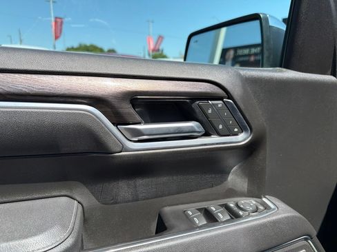 Used 2025 Chevrolet Silverado 1500 LTZ w/ LTZ Premium Package AWD/4WD image 11