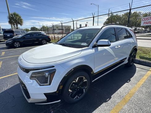 Certified 2023 Kia Niro Wind image 4