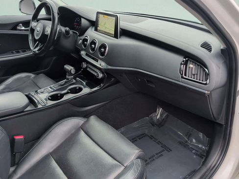 Used 2018 Kia Stinger Premium image 38