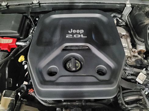 Used 2018 Jeep Wrangler Unlimited Sport S AWD/4WD image 30