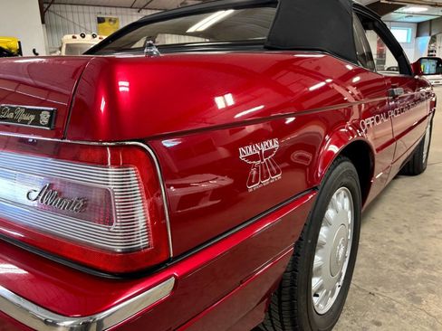 Used 1993 Cadillac Allante FWD image 12