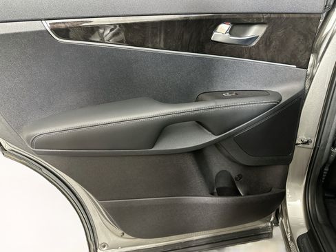 Used 2016 Kia Sorento FWD w/ LX Convenience Package image 24