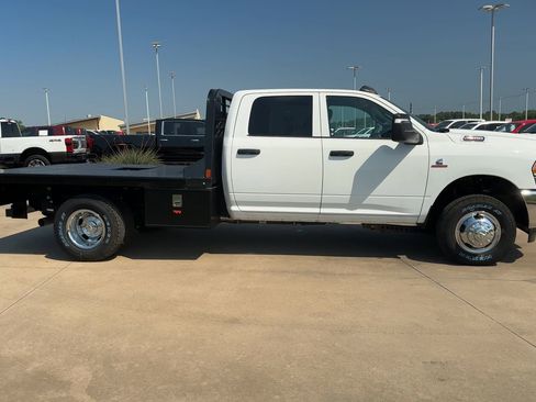 New 2024 RAM 3500 Tradesman w/ Chrome Appearance Group image 9