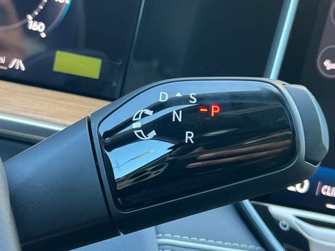 New 2026 Volkswagen Tiguan SEL R-Line AWD/4WD image 22
