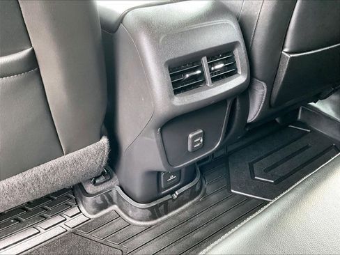 Used 2022 GMC Terrain SLT AWD/4WD image 27