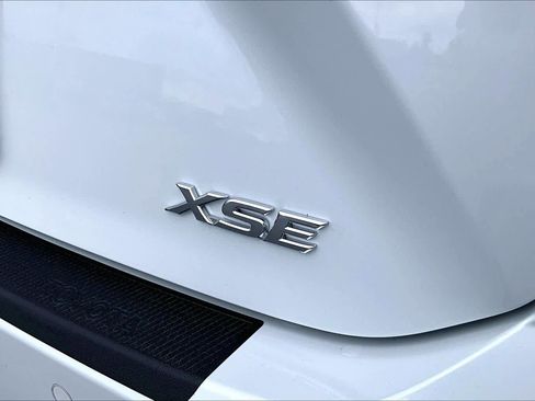 Used 2025 Toyota Camry XSE w/ Premium Plus Package image 9