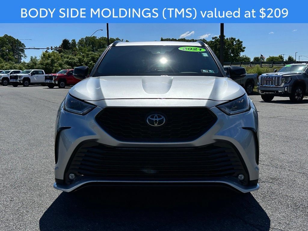 Used 2021 Toyota Highlander XSE AWD/4WD image 5