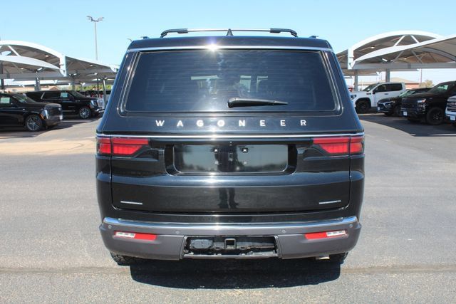 Used 2022 Jeep Wagoneer Series II w/ Premium Group I AWD/4WD image 4