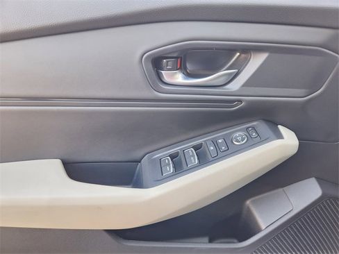 Certified 2025 Honda Accord SE image 29