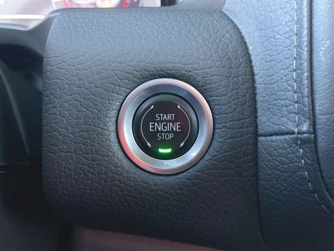 Used 2024 GMC Yukon Denali AWD/4WD image 17