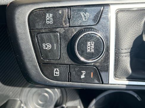 Used 2025 Kia Sportage LX FWD image 14