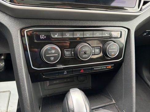 Used 2023 Volkswagen Atlas SE w/ Panoramic Sunroof Package FWD image 24