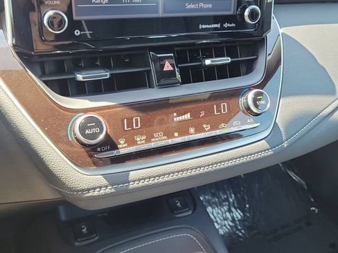 Used 2019 Toyota Corolla XSE FWD image 30
