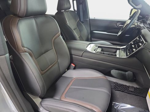 New 2026 Nissan Armada SL w/ Captain's Chari Seat Package AWD/4WD image 10