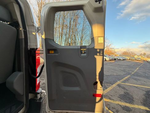 Used 2015 Ford Transit 350 XLT image 17