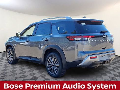 New 2025 Nissan Pathfinder SL image 4