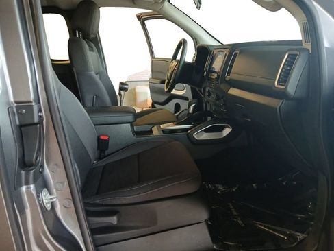 Used 2024 Nissan Frontier SV w/ Technology Package RWD image 17