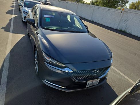 Used 2018 MAZDA MAZDA6 Signature FWD image 2