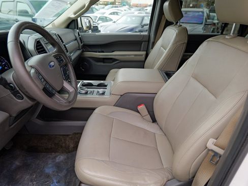 Used 2018 Ford Expedition XLT w/ Equipment Group 202A image 18