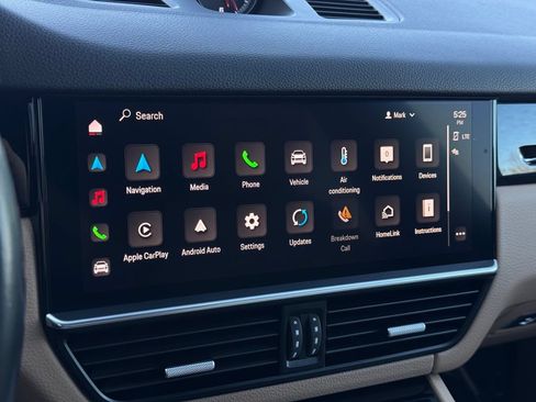 Certified 2023 Porsche Cayenne AWD/4WD image 25