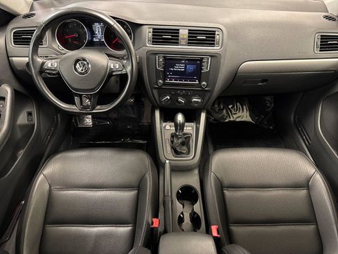 Used 2018 Volkswagen Jetta SE FWD image 12