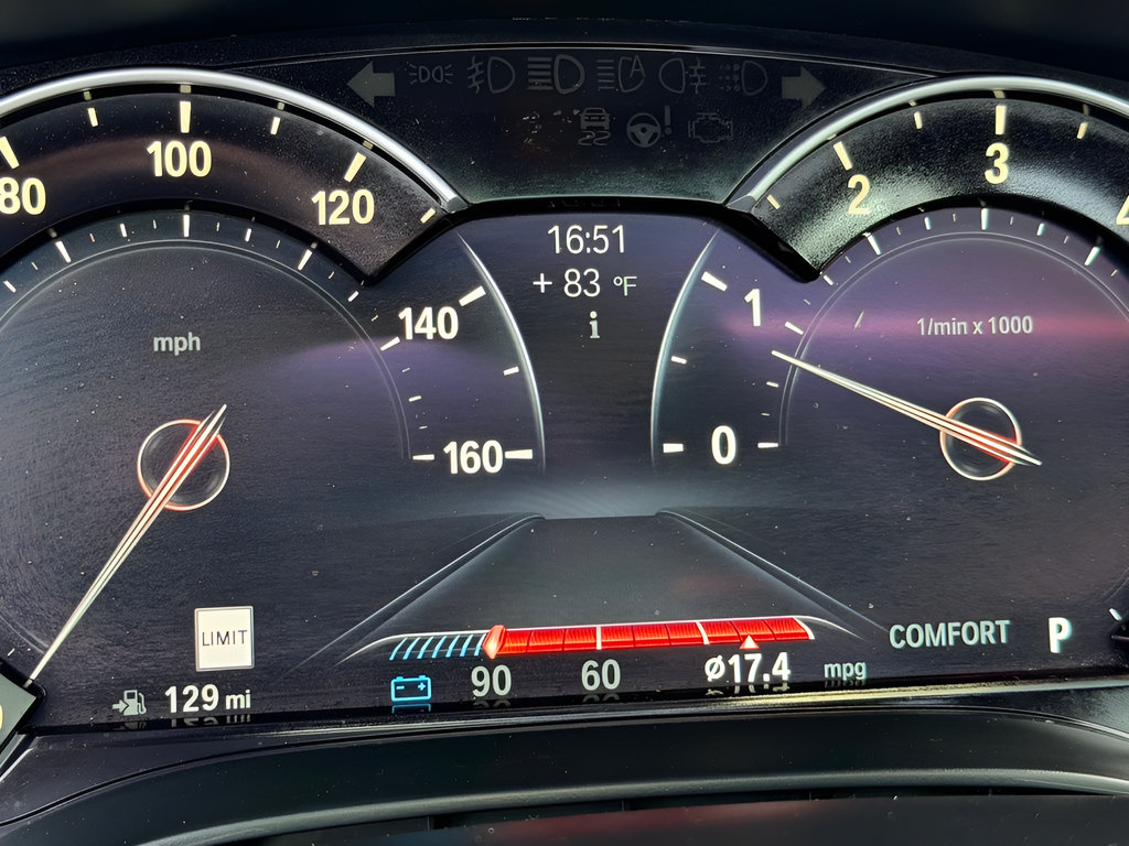 Used 2017 BMW 540i RWD image 39
